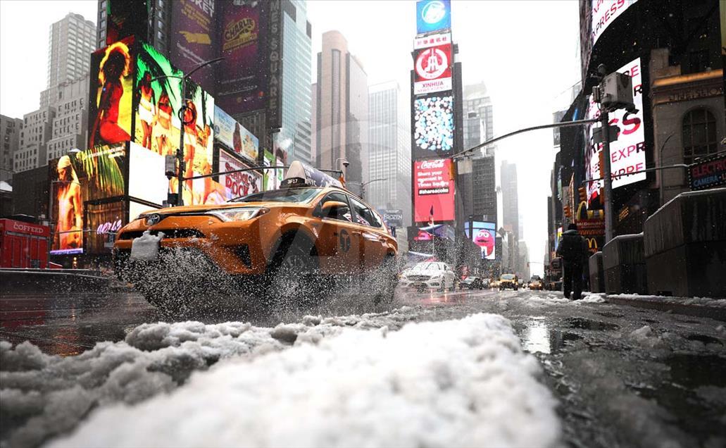 Cuarta tormenta de nieve en tres semanas en Nueva York