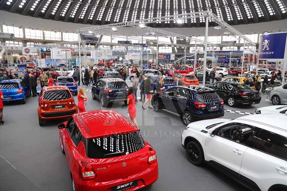 Feria del automóvil y de motos en Belgrado, Serbia