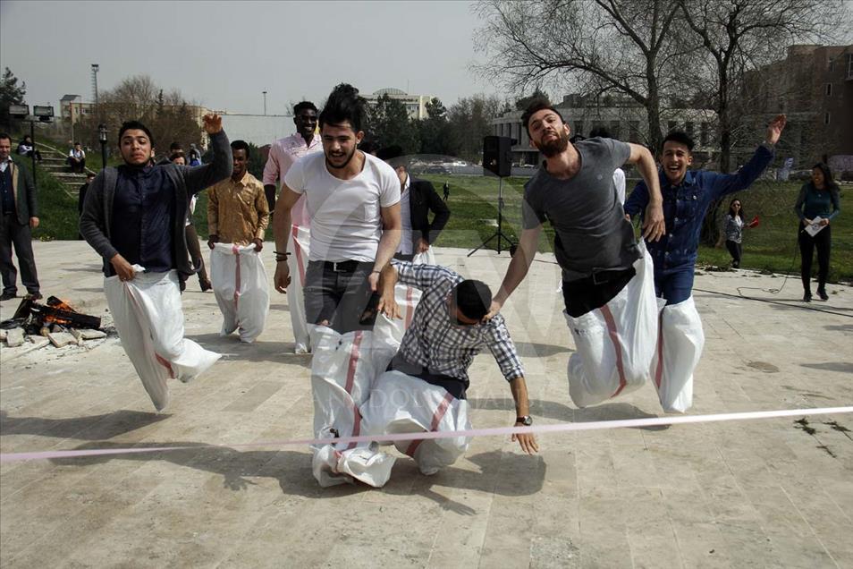 Los estudiantes extranjeros celebran las festividades del Nowruz en Turquía