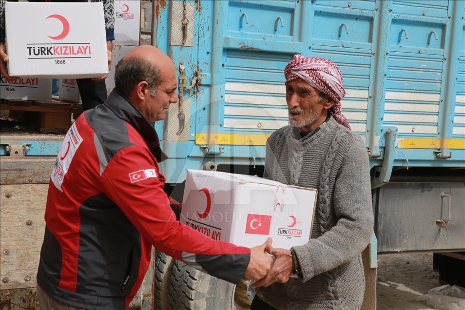 کمک‌های بشردوستانه ترکیه به اهالی عفرین

