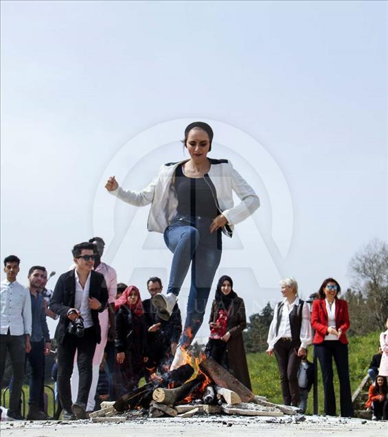 Los estudiantes extranjeros celebran las festividades del Nowruz en Turquía