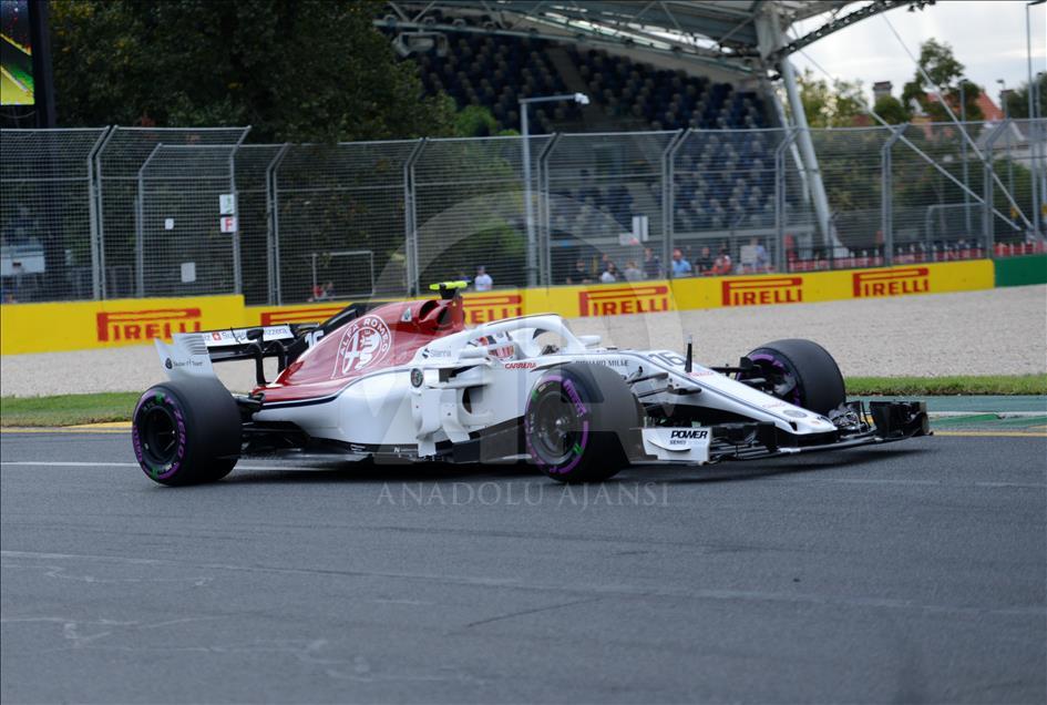 Avustralya'da pole pozisyonu Hamilton'ın