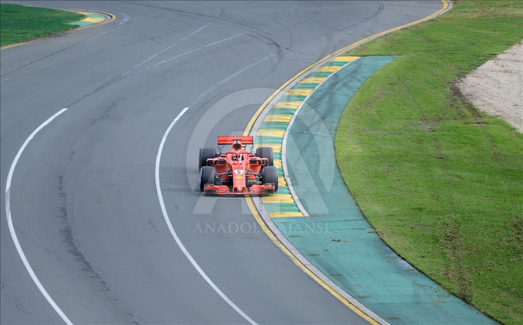 Avustralya'da pole pozisyonu Hamilton'ın