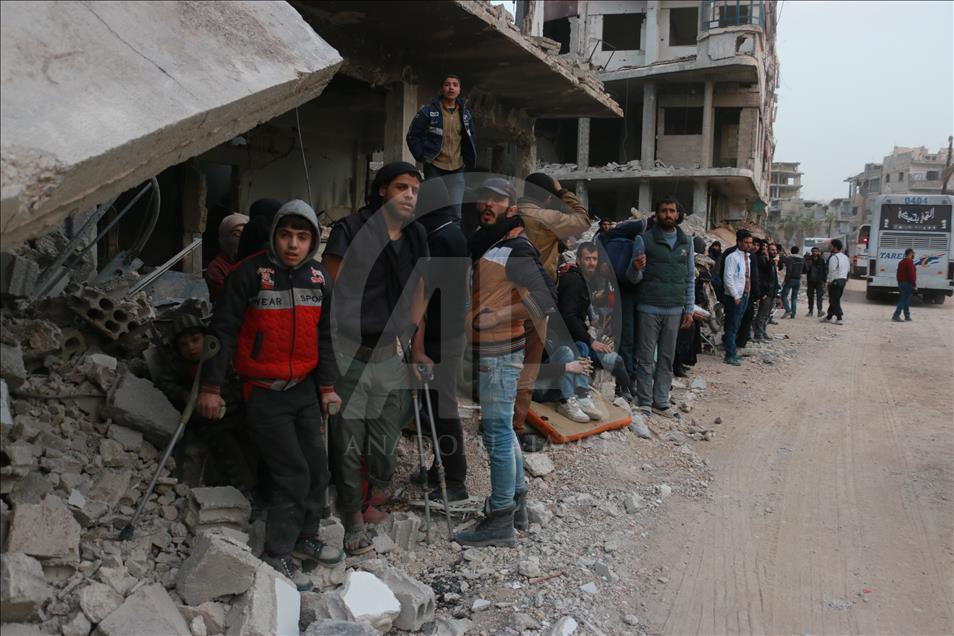 Evacuations continue in Syria's Eastern Ghouta 