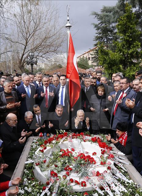 Muhsin Yazıcıoğlu, vefatının 9. yılında kabri başında anıldı