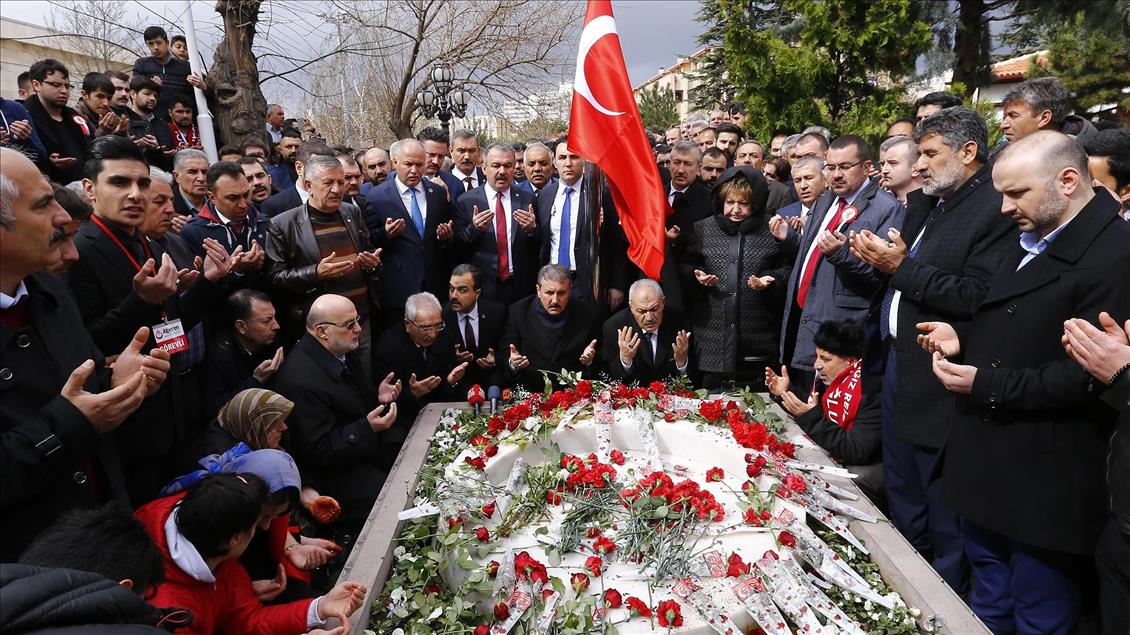 Muhsin Yazıcıoğlu, vefatının 9. yılında kabri başında anıldı