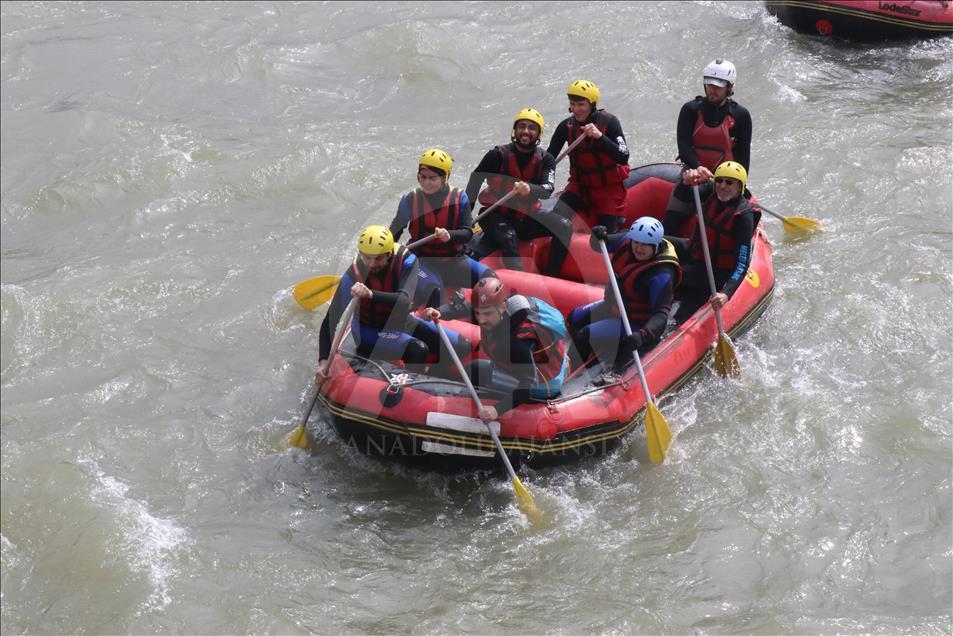 Melen Çayı'nda rafting sezonu açıldı