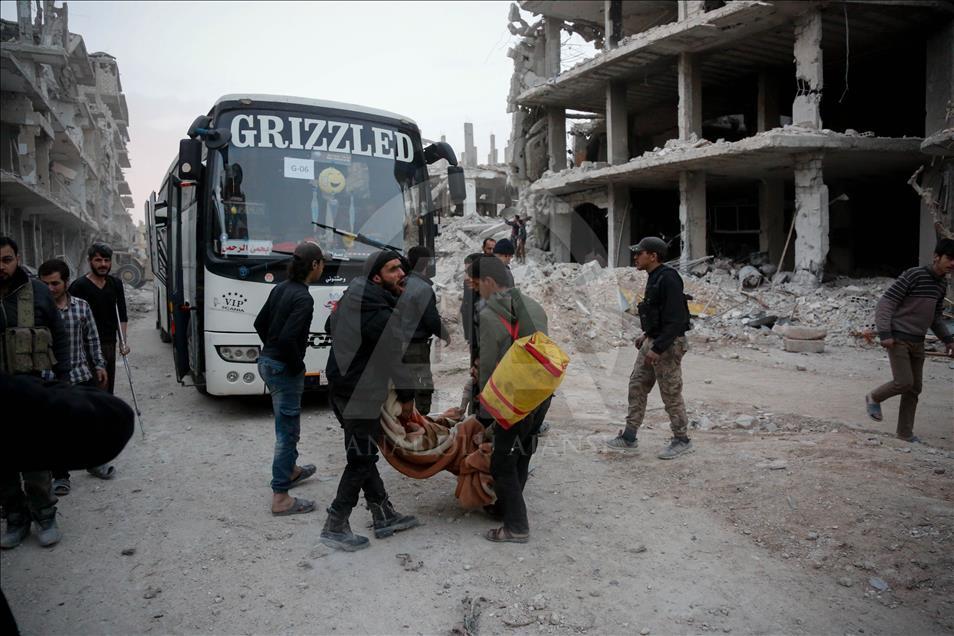 Evacuations continue in Syria's Eastern Ghouta 