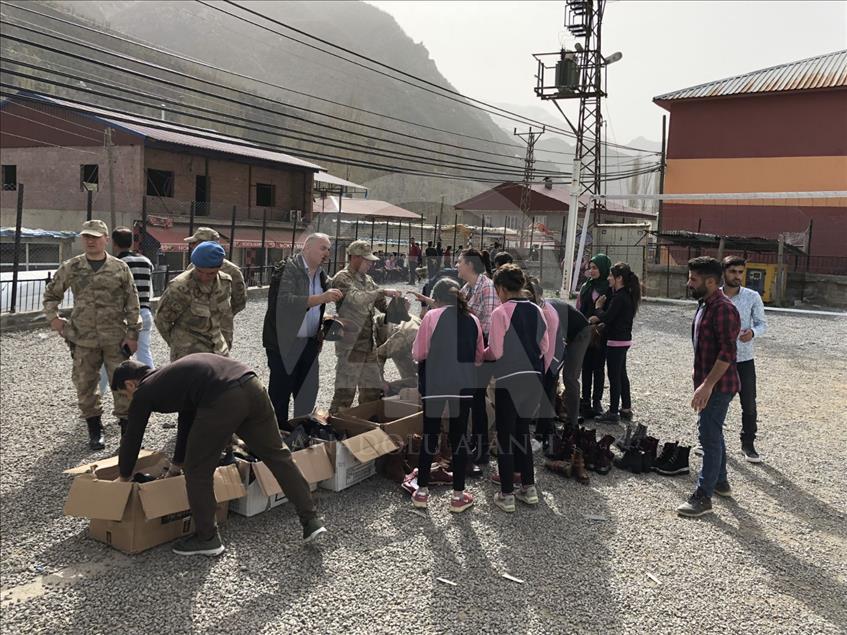Şırnak'taki askerlerden örnek davranış