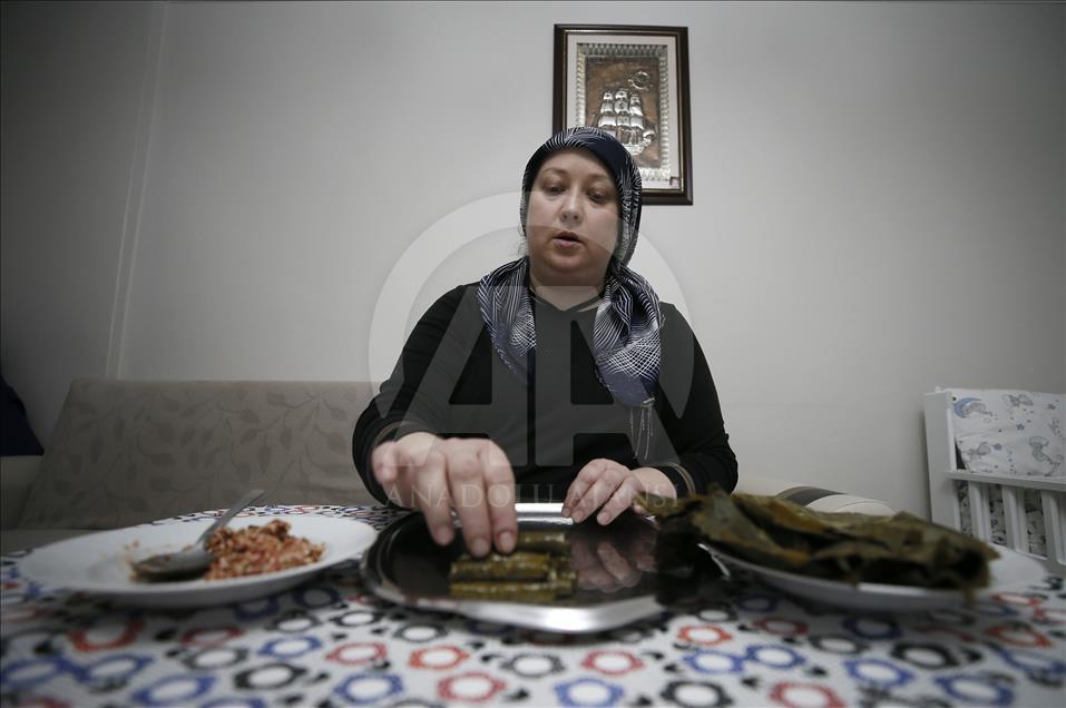 Oğlunun tedavisi için yaprak saran anneye Afrin'deki askerden destek