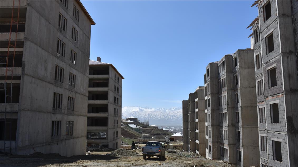 Hakkari'de terör mağdurları için konut yapımı sürüyor