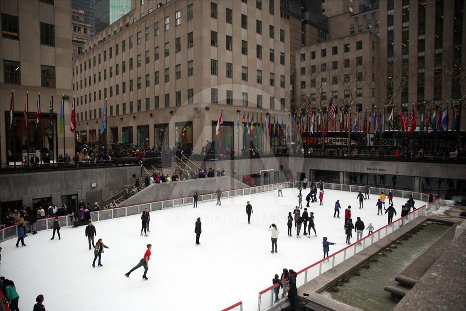 Patinaje sobre hielo en el Rockefeller Center de Nueva York