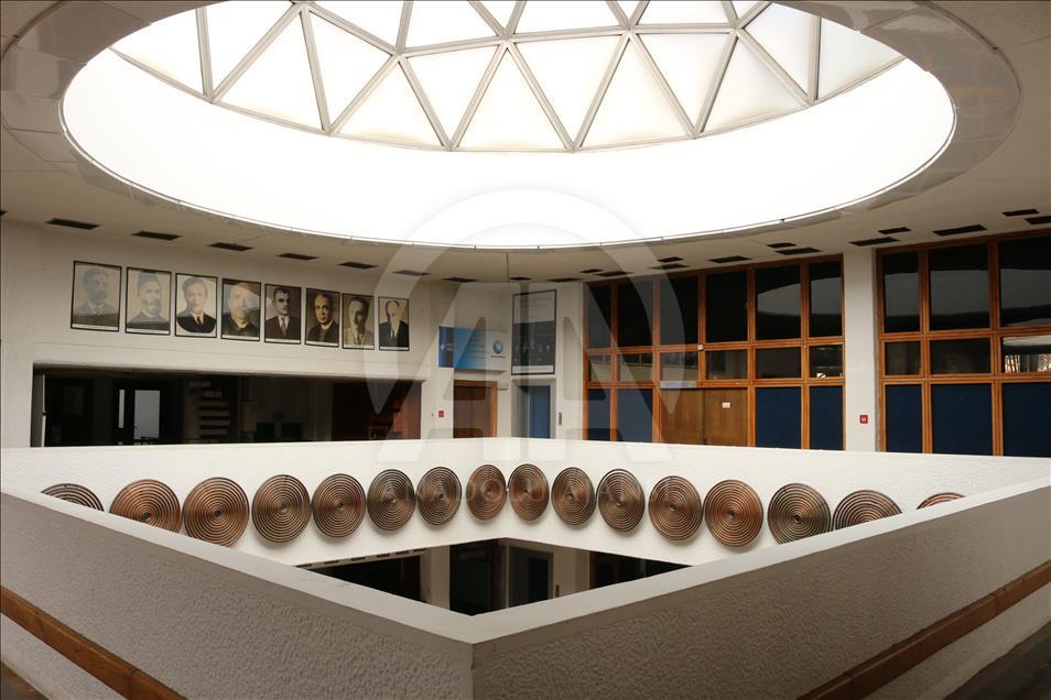 Priştine'nin sembolü: "Kubbeli Kütüphane"