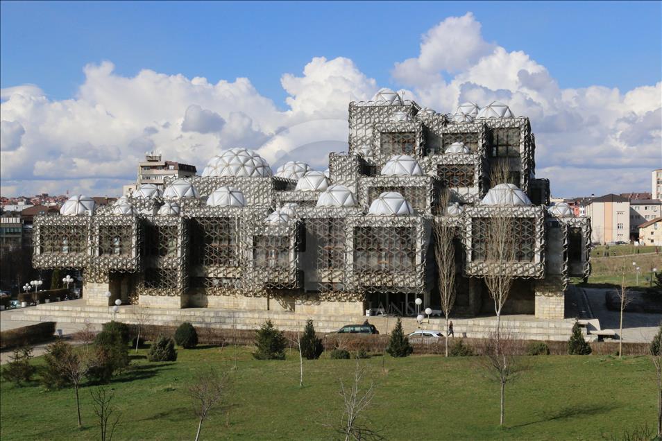 Priştine'nin sembolü: "Kubbeli Kütüphane"