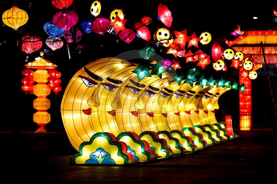 Festival lampu-lampu naga di Chicago, AS