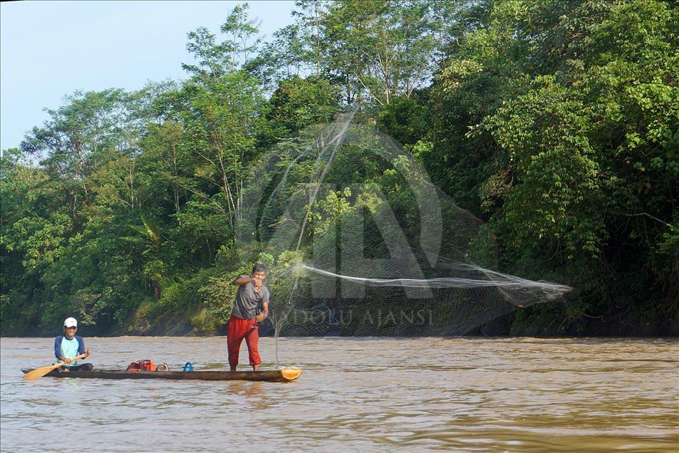 Sebagian warga Desa Simpang, Aceh Timur masih hidup tanpa listrik