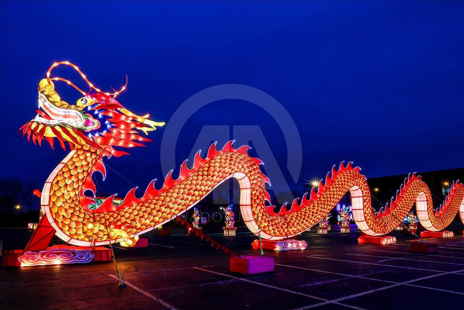 Festival lampu-lampu naga di Chicago, AS