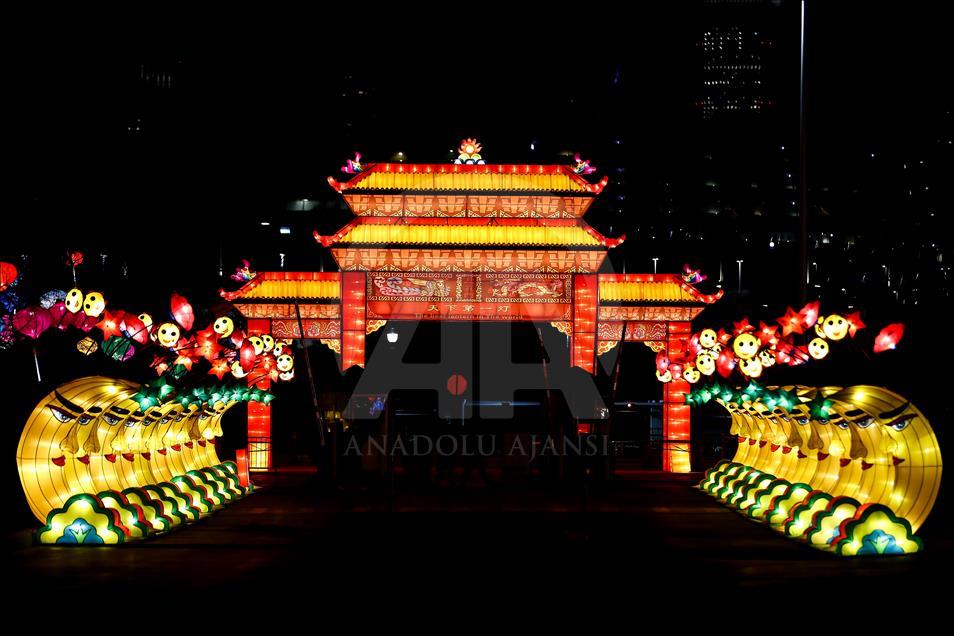 Festival lampu-lampu naga di Chicago, AS