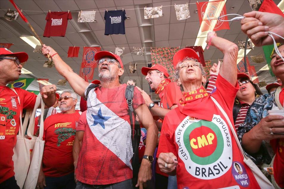 Seguidores del expresidente de Brasil Lula da Silva protestan contra su condena