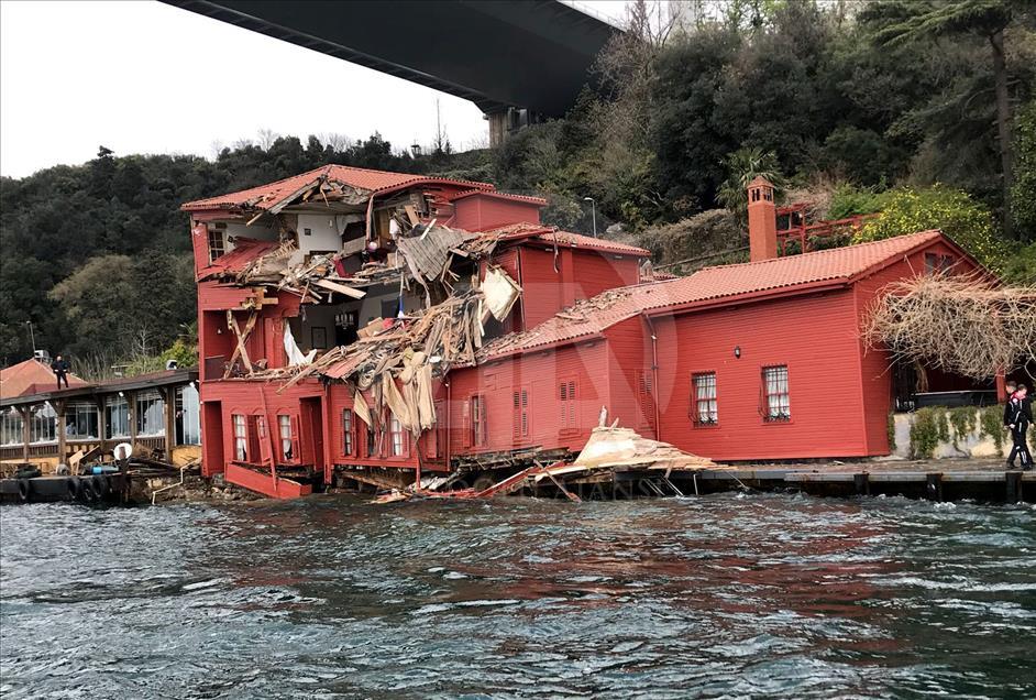 İstanbul Boğazı'nda tanker, yalıya çarptı