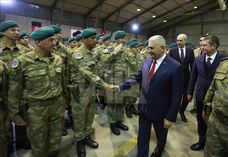Başbakan Yıldırım Kabil'de Mehmetçik'le buluştu