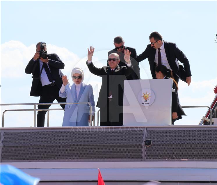 Erdoğan, AK Parti Siirt 6. Olağan Kongresi'nde konuşma yaptı