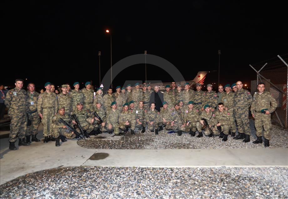 Başbakan Yıldırım Kabil'de Mehmetçik'le buluştu