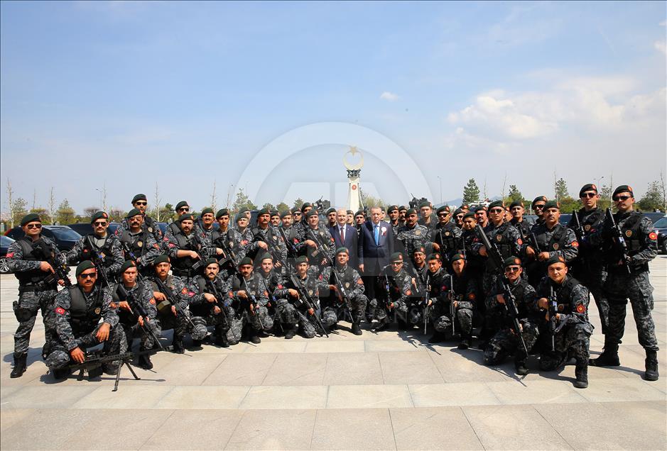 Erdoğan, Soylu ve beraberindeki polis heyetini Külliye'de kabul etti
