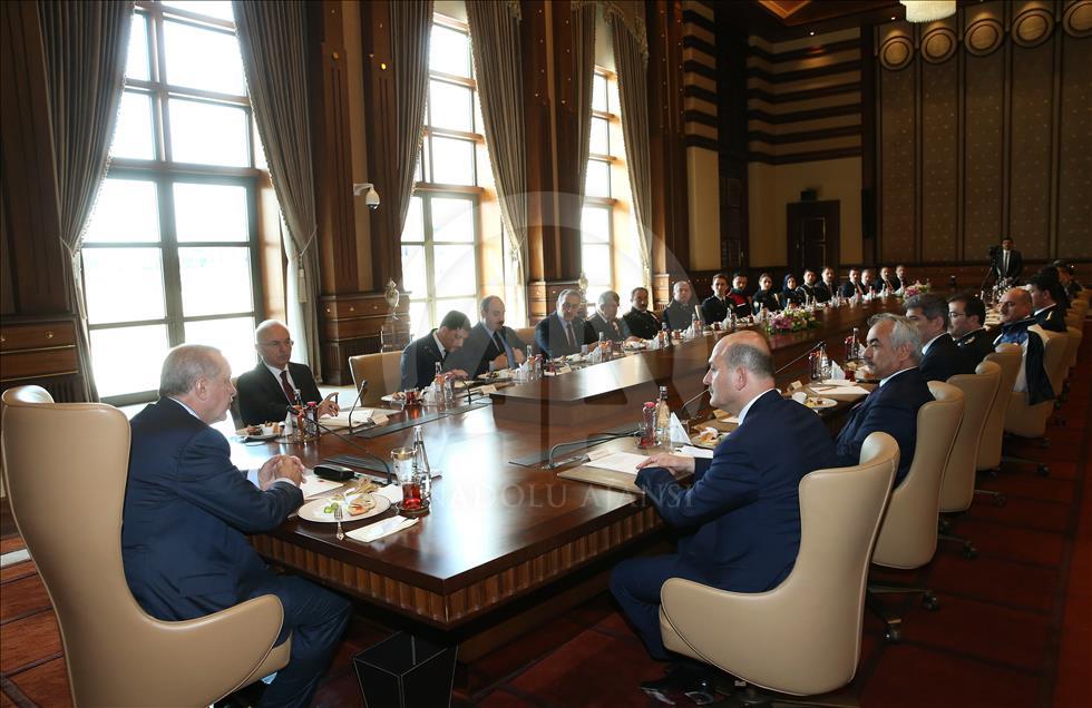 Erdoğan, Soylu ve beraberindeki polis heyetini Külliye'de kabul etti