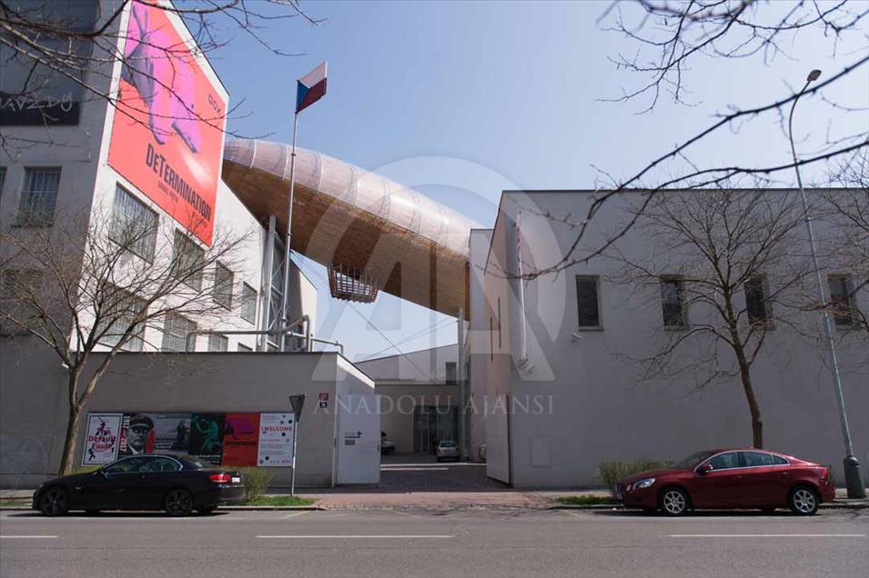 Dirigible de Gulliver en DOX Praga