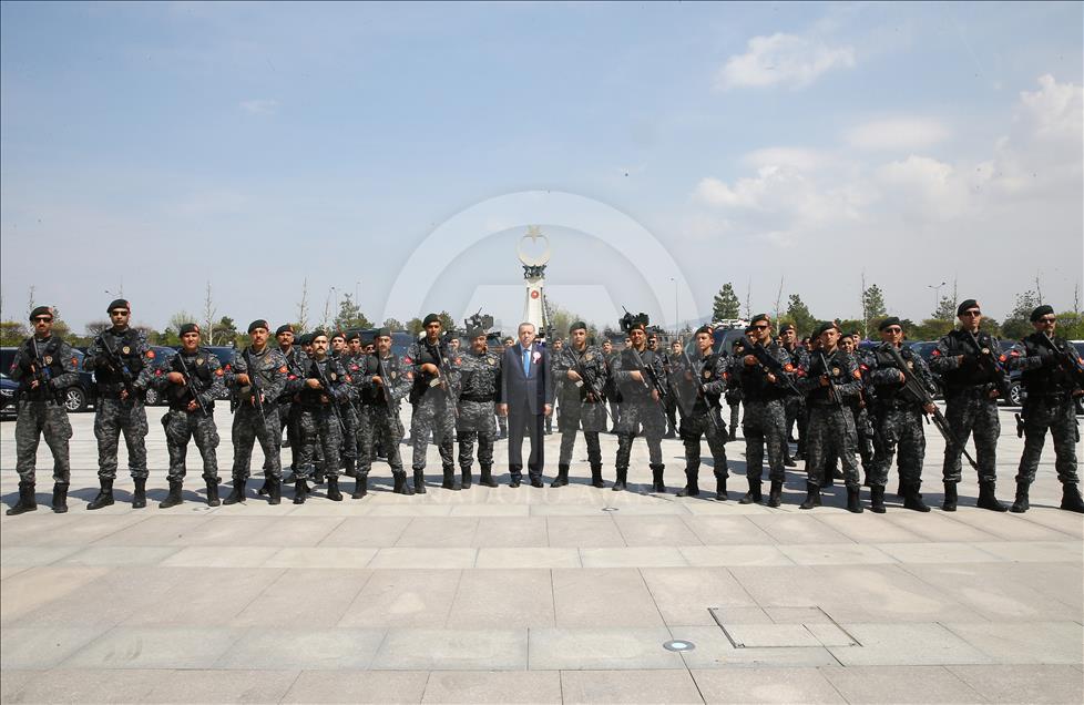Erdoğan, Soylu ve beraberindeki polis heyetini Külliye'de kabul etti