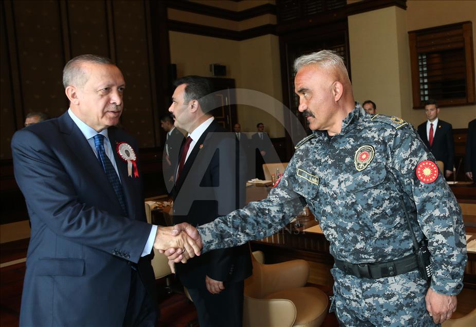 Erdoğan, Soylu ve beraberindeki polis heyetini Külliye'de kabul etti