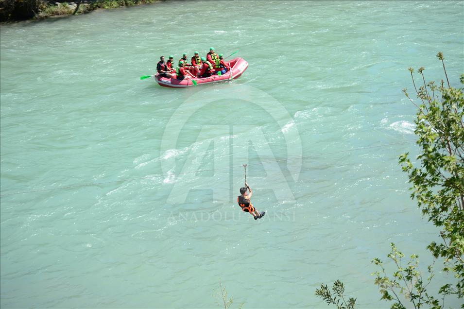 Wp xplor 2017. Зиплайн в карелии. Выживалка на плоту. Рафтинг хорватия. Детали для зиплайн рафт.