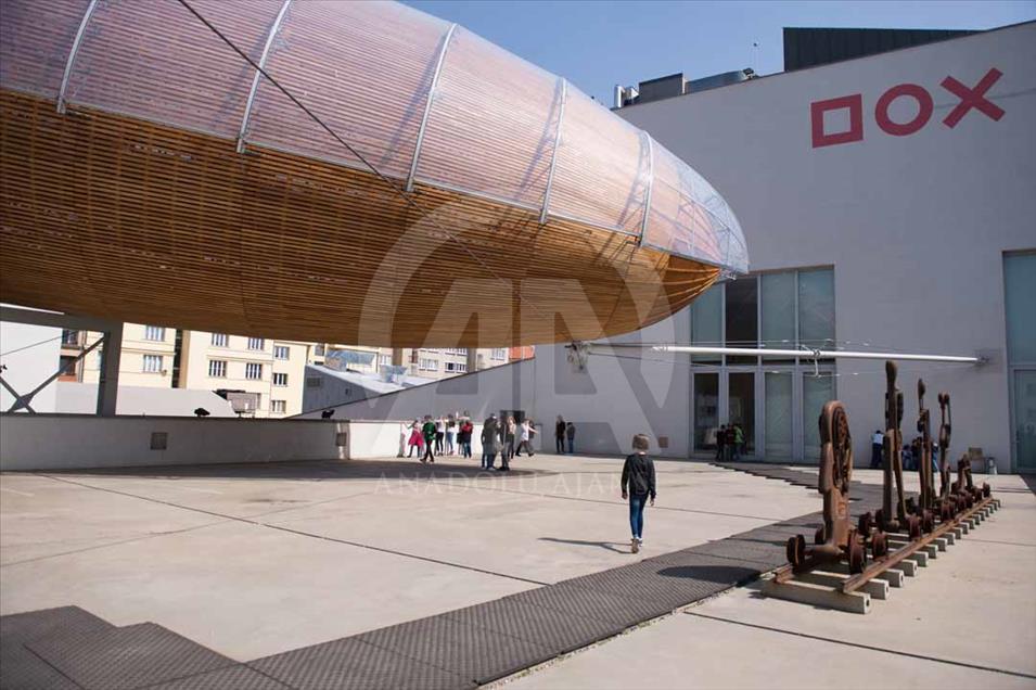 Dirigible de Gulliver en DOX Praga