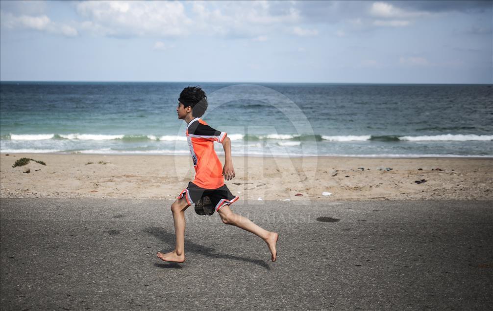 Lomba lari anak-anak Palestina di Gaza
