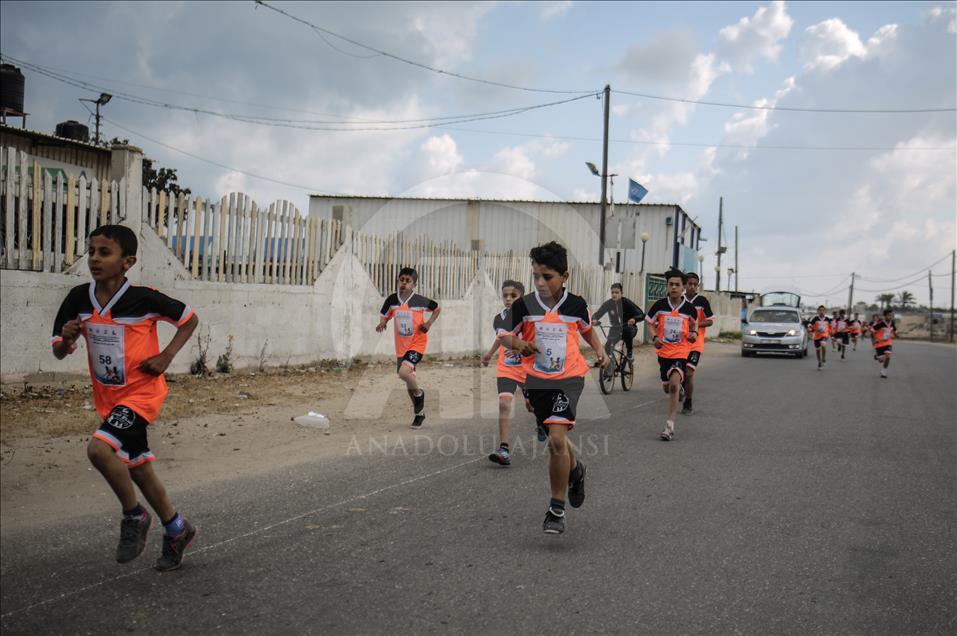 Lomba lari anak-anak Palestina di Gaza