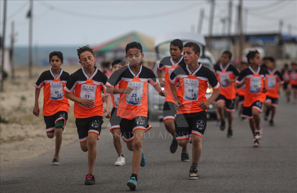 Lomba lari anak-anak Palestina di Gaza