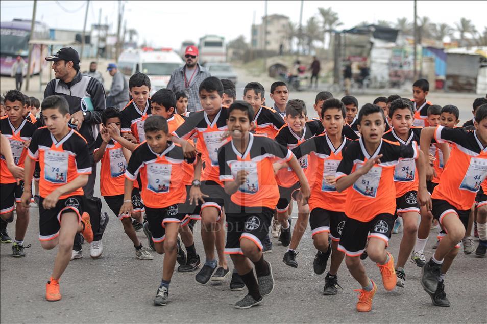Lomba lari anak-anak Palestina di Gaza