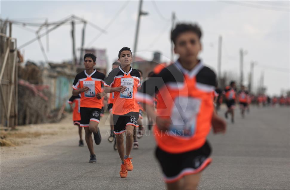 Lomba lari anak-anak Palestina di Gaza