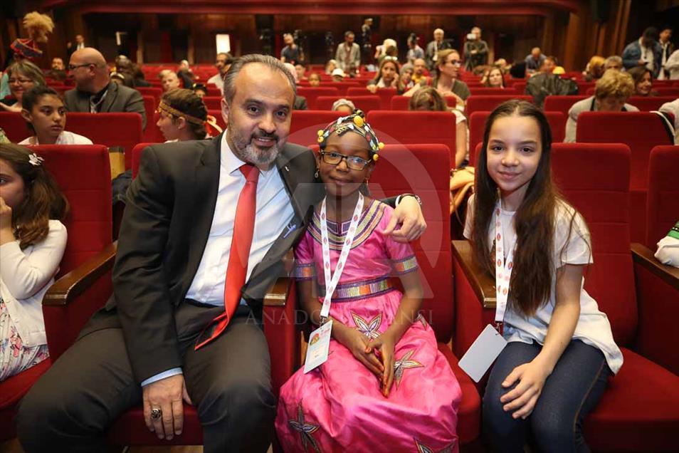 Turquía : empezó el Festival Internacional de los Niños de la TRT