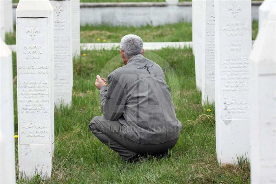Bosnios conmemoran el aniversario 25 de la masacre de Ahmići