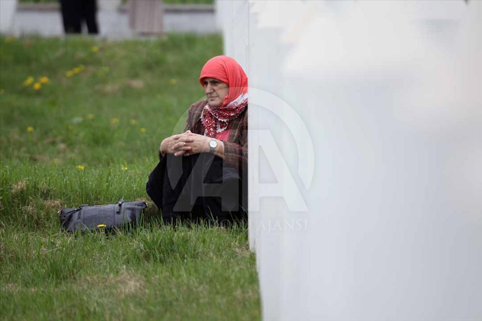 Bosnios conmemoran el aniversario 25 de la masacre de Ahmići