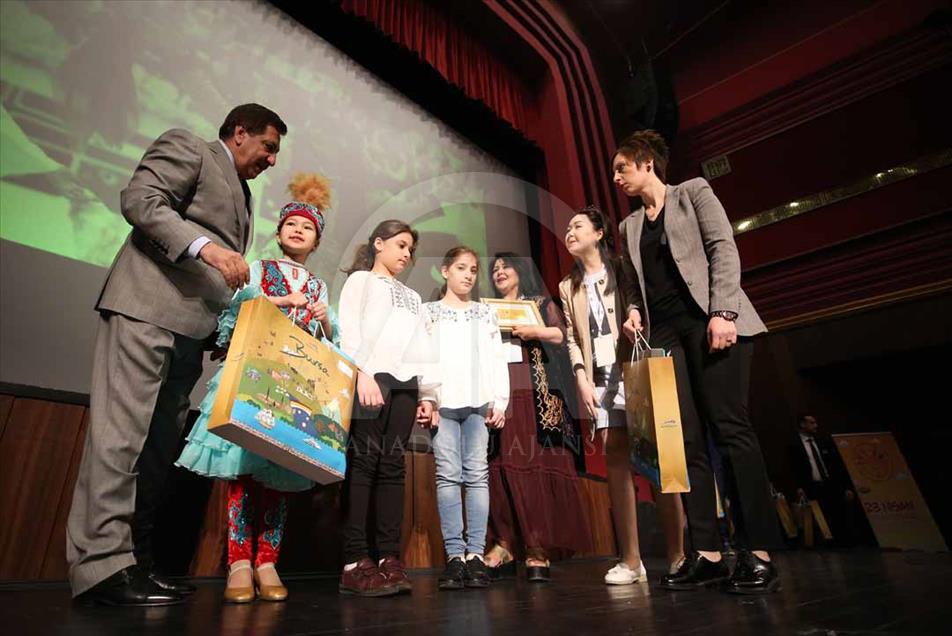 Turquía : empezó el Festival Internacional de los Niños de la TRT