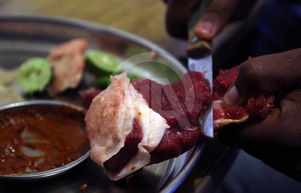 Los etíopes siguen comiendo carne cruda pese advertencias
