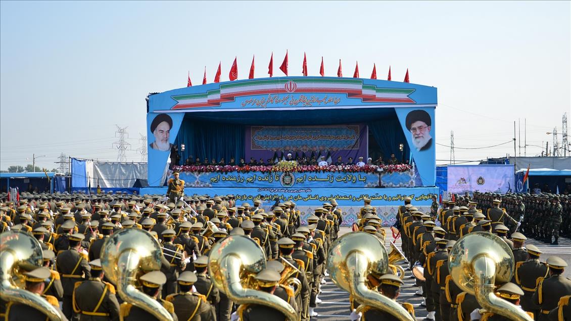 رژه نظامی به مناسبت روز ارتش در ایران برگزار شد