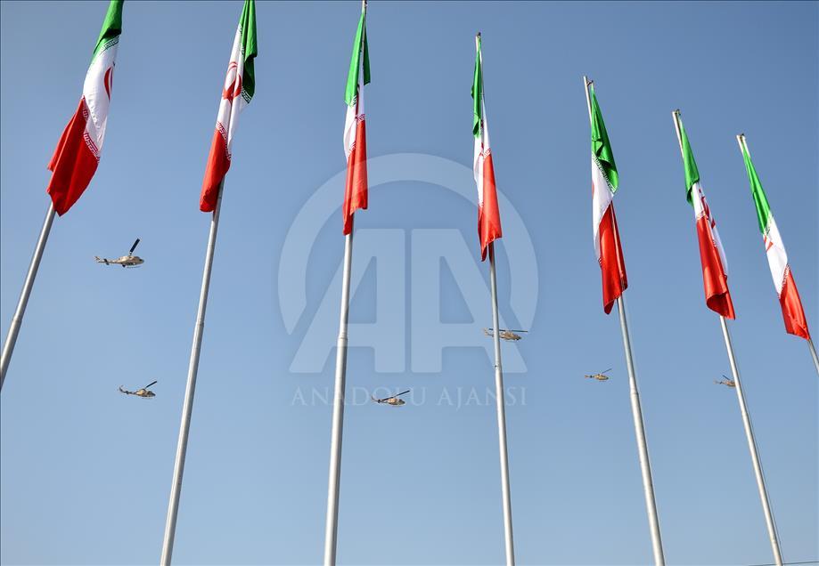 رژه نظامی به مناسبت روز ارتش در ایران برگزار شد