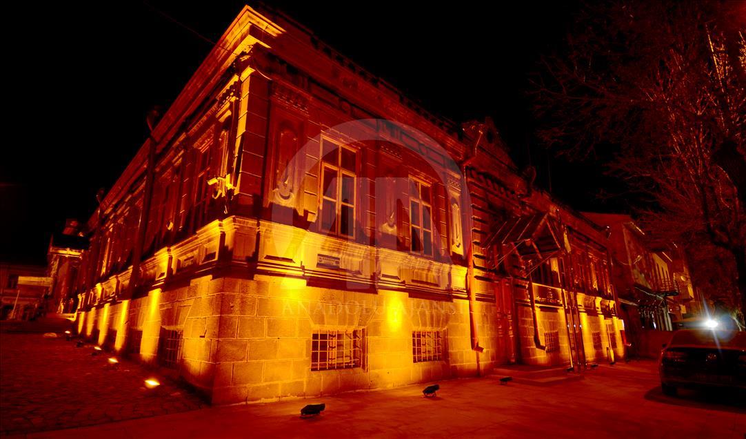 Turquie: Kars, la "porte de l'Anatolie" illuminée 