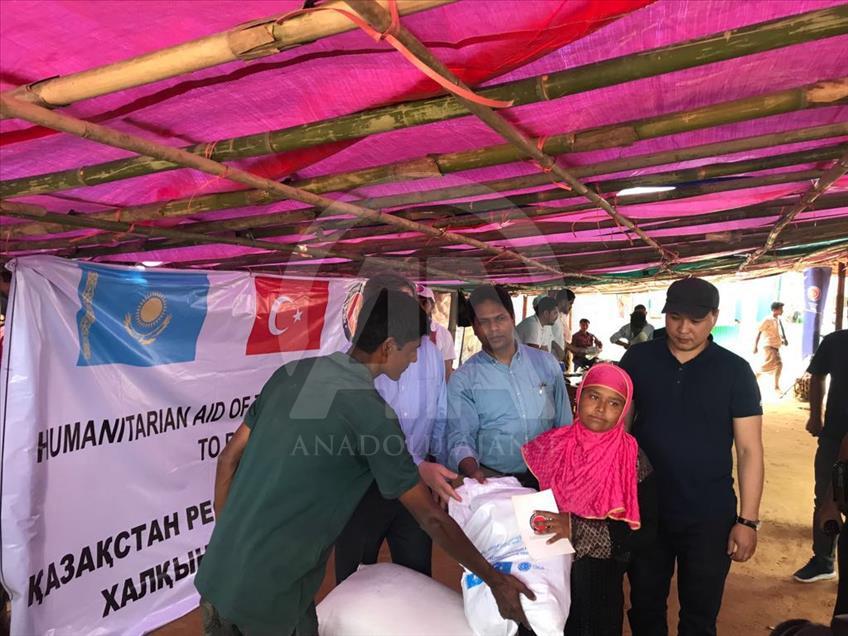"تيكا" التركية تحمل مساعدات كازاخية للروهنغيا في بنغلاديش 
