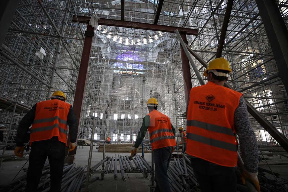 Construcción de la mezquita de Camlica en Estambul