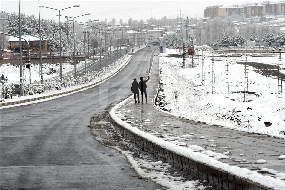 بارش برف در برخی شهرهای ترکیه
